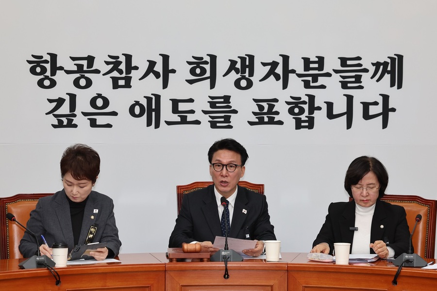 ▲ 2일 오전 서울 여의도 국회에서 열린 내란극복·국정안정특위 5차 회의에서 김민석 위원장이 발언하고 있다. ⓒ뉴시스