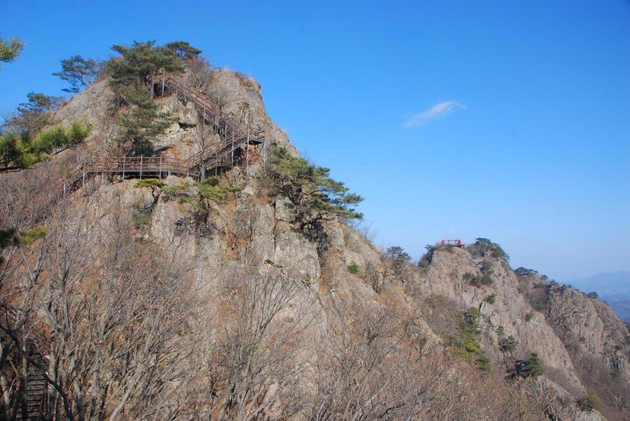 ▲ 구봉산 제8봉에 설치된 계단.ⓒ진경수 山 애호가