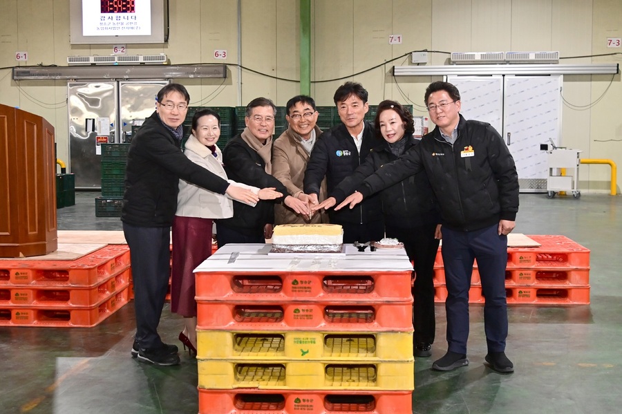 ▲ 청송군(군수 윤경희)은 지난 2일, 2025년 을사년(乙巳年) 새해를 맞아 충혼탑 참배로 새해 업무를 시작했다.ⓒ청송군