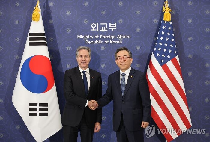 ▲ 조태열 외교부 장관과 토니 블링컨 미국 국무장관이 6일 서울 종로구 정부서울청사 외교부에서 한ㆍ미 외교장관 회담에 앞서 기념사진을 촬영하고 있다. ⓒ연합뉴스