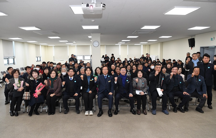 ▲ 유희태 완주군수가 10일 연초방문지로 이서면과 삼례읍을 각각 찾아 혁신도시 문화·관광 허브도시로 육성할 뜻을 밝혔다.ⓒ완주군