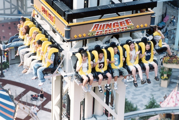 ▲ '굿바이 번지드롭' 2000년대 초반의 풍경ⓒ롯데월드