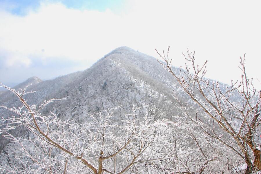 ▲ 상고대와 하봉.ⓒ진경수 山 애호가