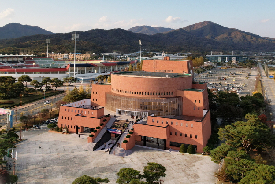 ▲ 김천시문화예술회관.ⓒ김천시