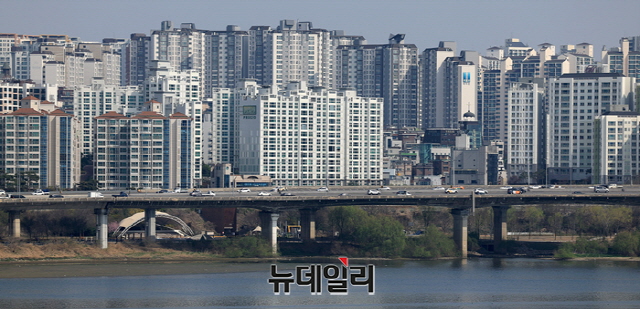 ▲ 한강변 아파트 단지ⓒ뉴데일리DB