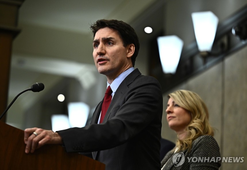 ▲ 기자회견하는 쥐스탱 트뤼도 캐나다 총리.[AP=연합뉴스]ⓒ연합뉴스 제공.