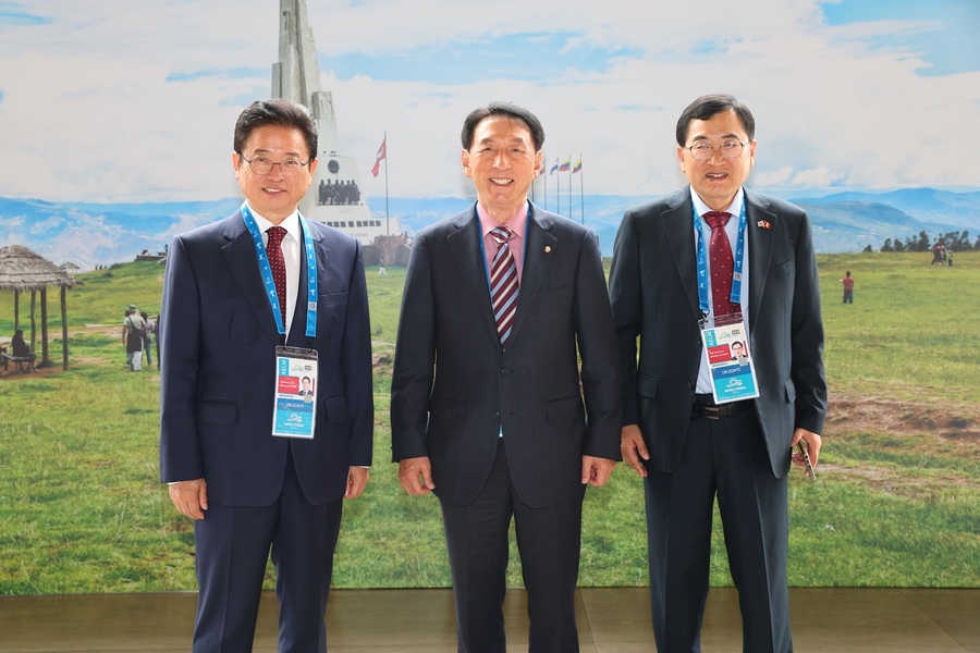 ▲ 올해 10월 말 열리는 2025년 APEC 정상회의의 성공 개최를 위해 이철우 경북도지사, 김석기 국회의원, 주낙영 경주시장 등 천년 경북 경주 대표선수들의 발걸음이 한층 더 빨라지고 있다. (사진은 APEC 개최지 페루 방문).ⓒ경북도