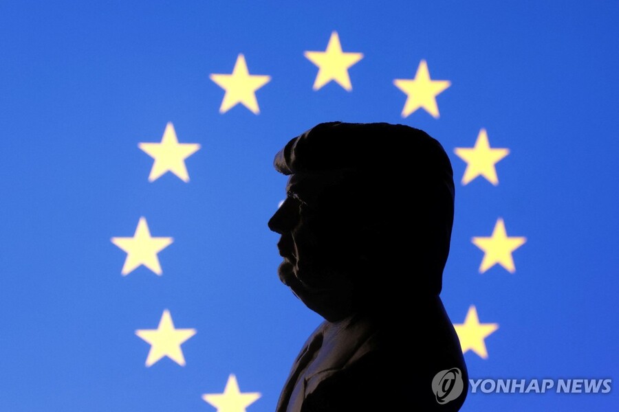 ▲ EU 깃발과 트럼프. ⓒ로이터 연합뉴스
