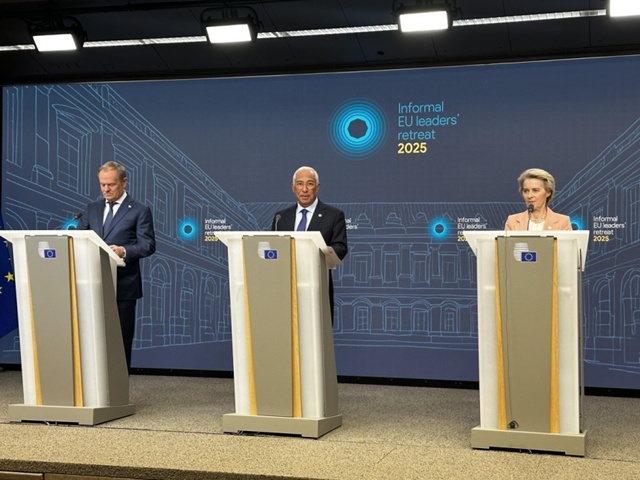 ▲ (좌로부터) 도날드 투스크 폴란드 총리, 안토니우 코스타 EU 정상회의 상임의장, 우르줄라 폰 데어 라이엔 EU 집행위원장이 정상회의 결과 기자회견을 하고 있다. 250203 ⓒ연합뉴스