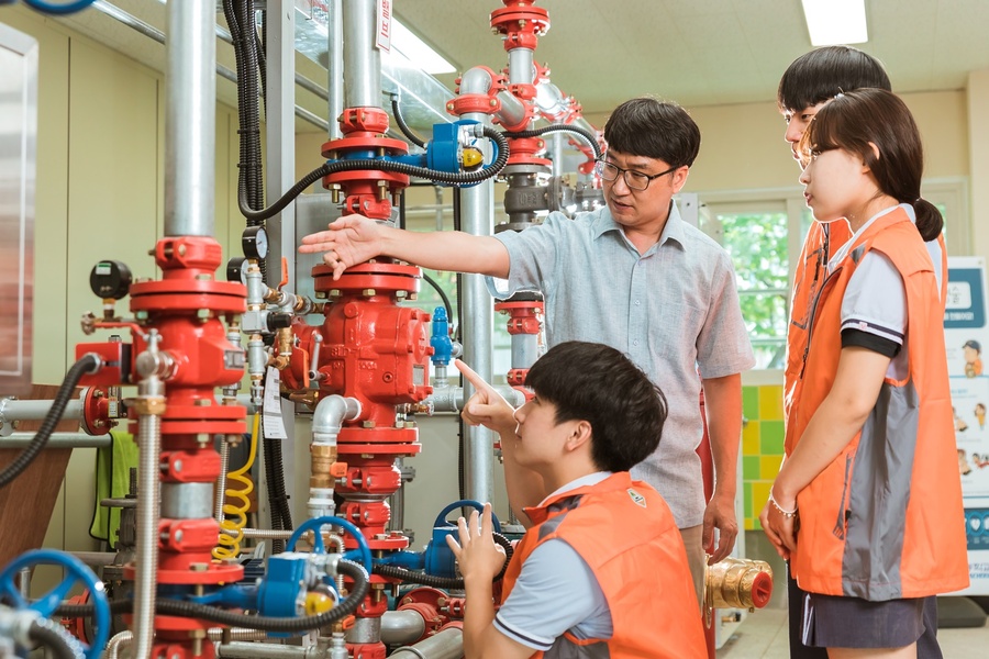▲ 조일고는 2025년 과정평가형 국가기술자격 훈련기관에 선정돼 소방안전과, 뷰티아트과, 공군부사관과 등 3개 학과에서 총 4개 분야의 과정평가형 자격 과정을 운영하게 된다.ⓒ조일고