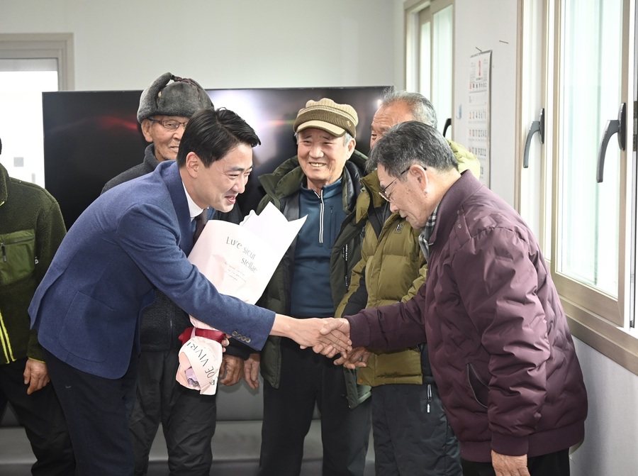 ▲ 달성군(군수 최재훈)은 정월대보름을 맞아 5일부터 지역 내 경로당을 순차적으로 방문해 점검하고, 어르신들의 애로사항을 청취하는 등 소통 행보에 나섰다.ⓒ달성군