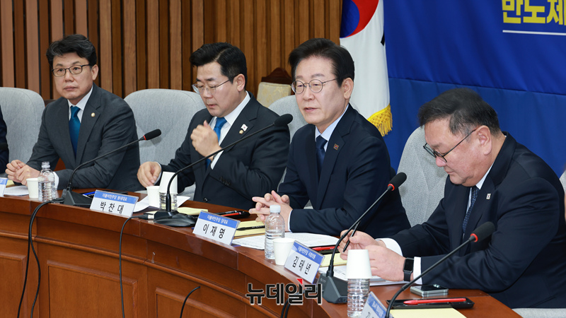 ▲ 지난 3일 이재명 더불어민주당 대표가 주52시간 예외 적용이 담긴 반도체특별법과 관련해 발언하고 있다ⓒ뉴데일리DB