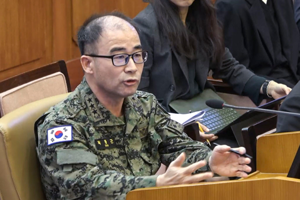 ▲ 곽종근 전 육군 특수전사령관이 6일 서울 종로구 헌법재판소에서 열린 윤석열 대통령 탄핵 심판 6차 변론에 증인으로 출석해 피청구인인 윤 대통령 측 대리인들의 질문에 답하고 있다.ⓒ연합뉴스