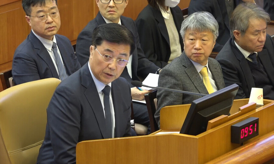 ▲ 홍장원 전 국가정보원 제1차장이 지난 4일 서울 종로구 헌법재판소에서 열린 윤석열 대통령 탄핵심판 5차 변론기일에 증인으로 출석해 발언하고 있다.ⓒ연합뉴스