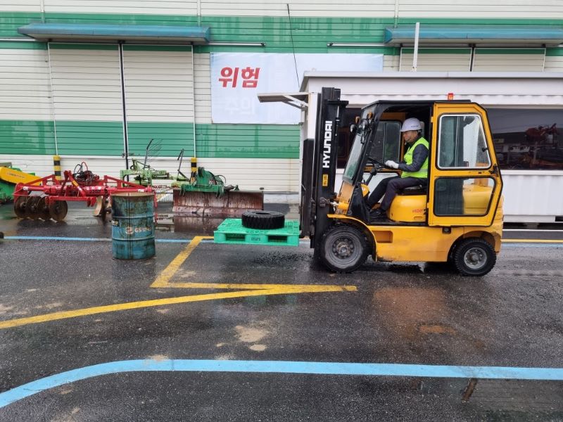 ▲ 농업인 지게차 조종사면허 교육 모습.ⓒ아산시