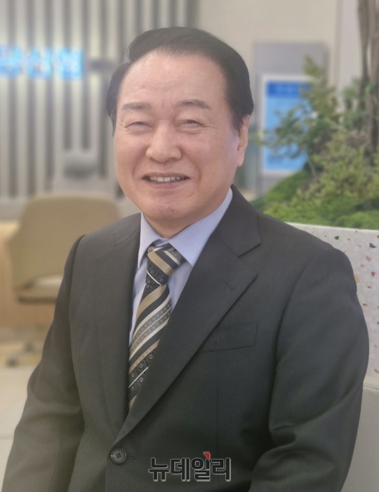 ▲ 이성희 이사장이 “성안센트럴지점 개점까지 많은 분들의 도움과 사랑을 받았다”며 감사의 마음을 전했다.ⓒ양승갑 기자