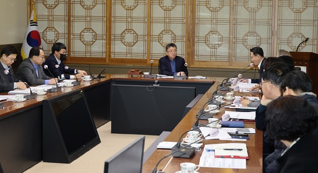 ▲ 포항시는 10일 장상길 부시장 주재로 2026년도 국가투자예산 확보를 위한 자치행정국 추진 상황 보고 회의를 가졌다.ⓒ포항시