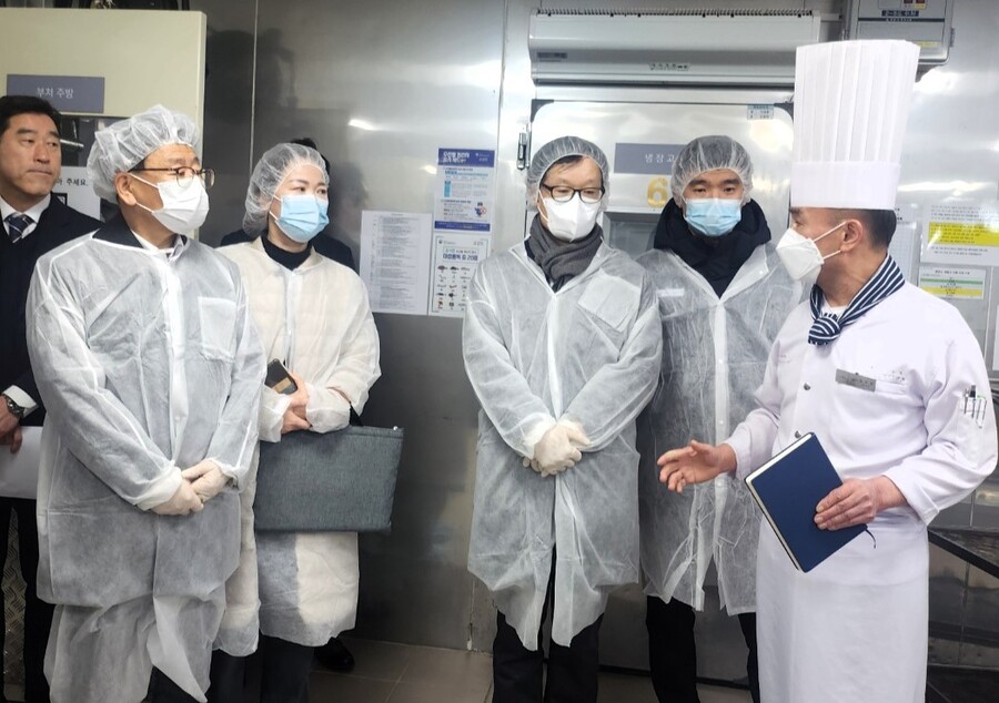 ▲ 경상북도는 경주에서 열리는 APEC 고위관리회의(SOM1)의 성공적인 개최를 위해 식음료안전관리에 최선을 다하고 있다.ⓒ경북도