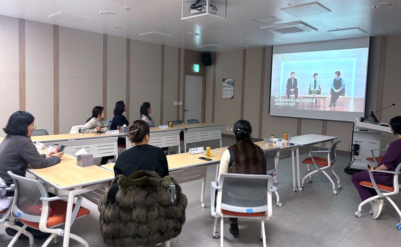 ▲ 단국대병원 ‘완화의료병동 호스피스 자원봉사자 실습과정’ 운영 모습.ⓒ단국대병원