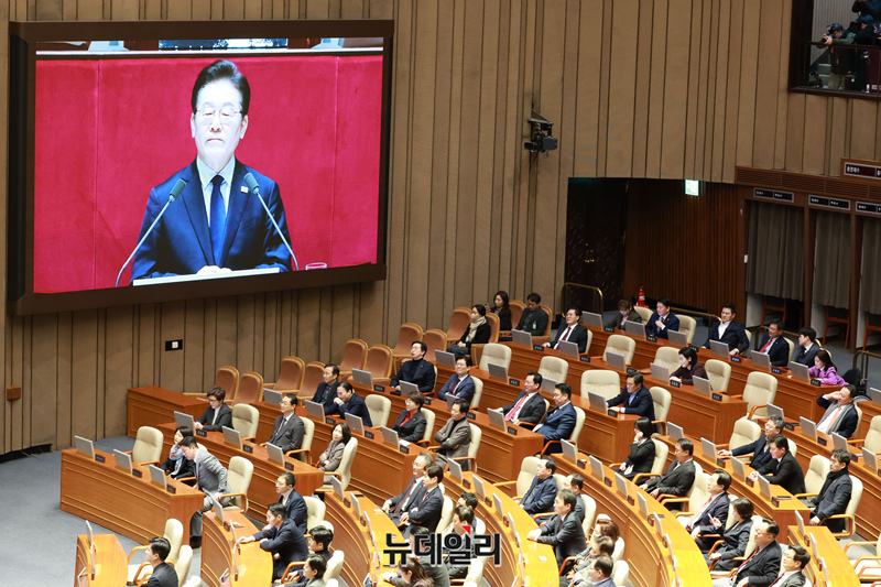 ▲ 이재명 더불어민주당 대표가 10일 오전 국회에서 열린 본회의에서 교섭단체 대표연설을 하고 있다. ⓒ이종현 기자