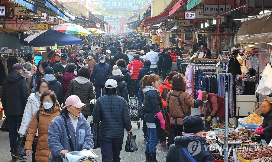 ▲ 설을 앞두고 붐비는 인천 전통시장 ⓒ연합뉴스