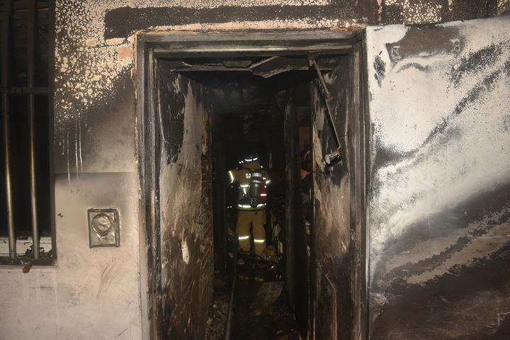 ▲ 12일 새벽 서울 강남구 수서동의 한 아파트 1층에서 화재가 발생했다. ⓒ강남소방서