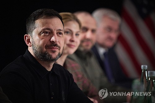 ▲ 지난해 9월 뉴욕에서 만난 볼로디미르 젤렌스키 우크라이나 대통령과 도널드 트럼프 당시 미국 대선 후보. 출처=로이터 ⓒ연합뉴스