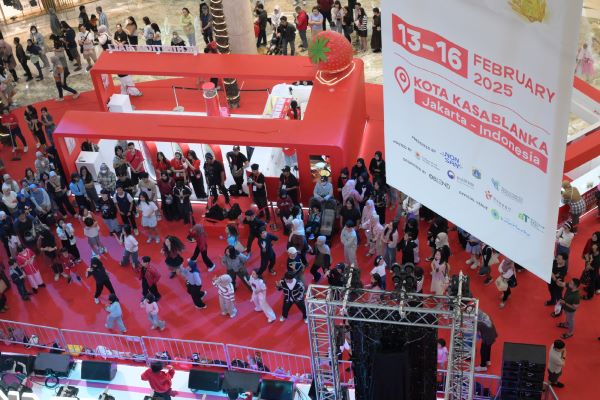 ▲ 2025 논산농식품 해외박람회에서 인도네시아 현지 방문객들의 발길이 이어지고 있다.ⓒ논산시