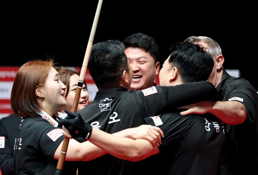 ▲ 2024-25시즌 1라운드 당시 SK렌터카가 우승을 확정한 후 기뻐하고 있다.ⓒPBA제공.