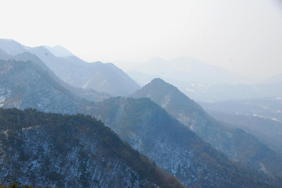 ▲ 충주호 악어떼를 낳은 월악산국립공원의 산자락.ⓒ진경수 山 애호가