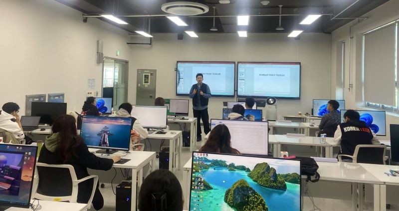 ▲ 한국기술교육대 ‘2024학년도 윈터스쿨(Winter School)’에 참여한 중국 5개 자매대학 학생들이 강의를 듣고 있다.ⓒ한국기술교육대