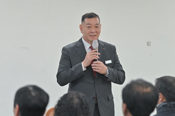 ▲ 최원철 충남 공주시장이 지난 18일 옥룡동 행정복지센터에서 열린 시민과의 대화에서 인사말을 하고 있다.ⓒ공주시