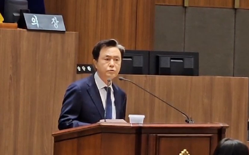 ▲ 김태흠 충남도지사가 19일 오전 도의회 본회의장에서 제1회 추경안에 대해 설명하고 있다.ⓒ충남도의회 동영상 캡처