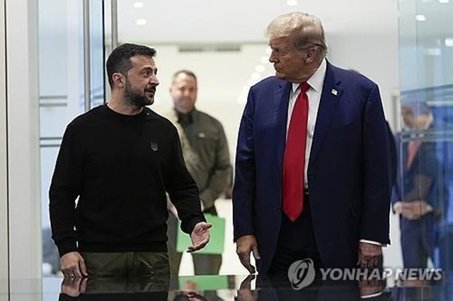 ▲ 볼로디미르 젤렌스키 우크라이나 대통령(좌)과 도널드 트럼프 미국 대통령. AP 연합뉴스 자료사진. ⓒ연합뉴스