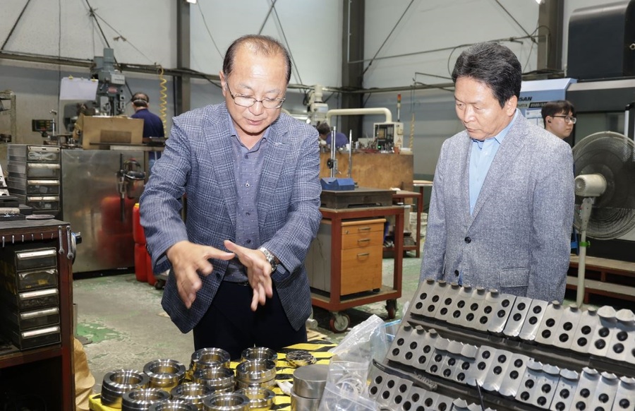 ▲ 청주시가 민선8기 출범 직후 신설한 ‘기업애로해소지원단’이 규제개혁부터 자금지원까지 기업이 요구하는 애로사항을 시정에 적극 반영해 좋은 호응을 얻고 있다.ⓒ청주시