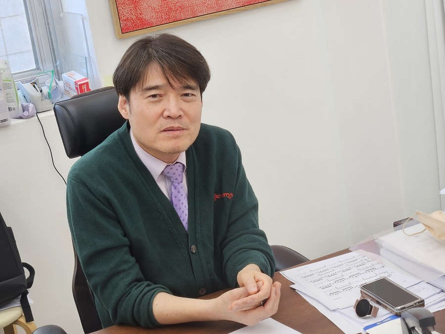 ▲ 서울중앙지법 부장판사 출신 김익현 변호사(법무법인 서휘)가 19일 오후 뉴데일리와 인터뷰하고 있다. ⓒ박서아 기자