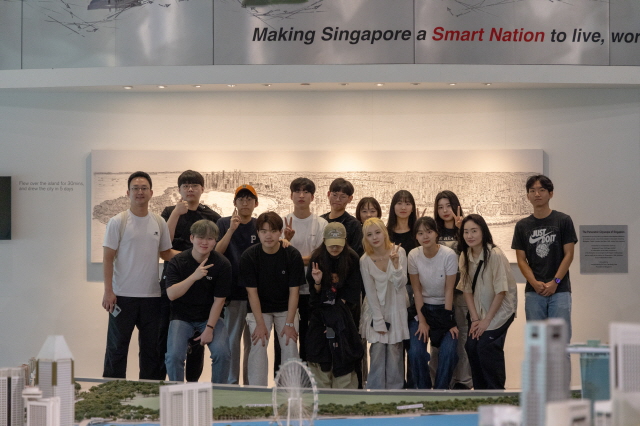 ▲ 우미희망재단이 전몰·순직 군경, 소방관 자녀를 대상으로 해외 탐방 기회를 제공하는 '히어로즈 패밀리 비전트립'을 진행했다.ⓒ우미희망재단