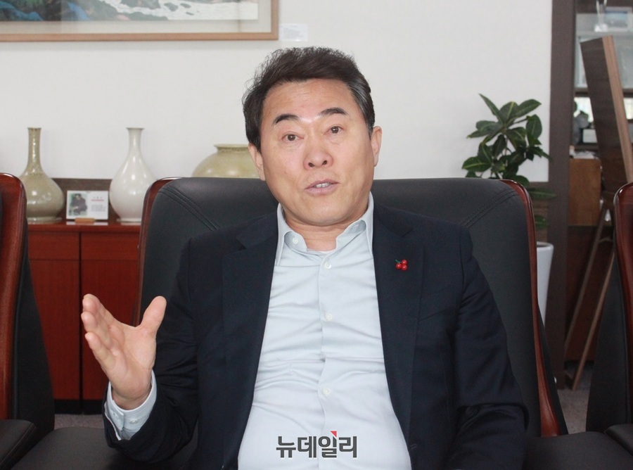 ▲ 오흥교 충북버스운송조합 이사장.ⓒ김정원 기자