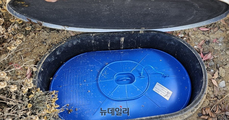 ▲ 최근 청주시상수도사업본부가 청주 상당산성 한 업소에 설치한 광역상수도 시설.ⓒ뉴데일리