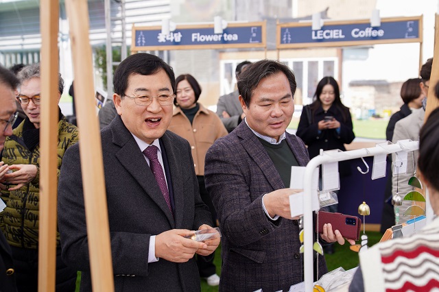 ▲ 주낙영 시장과 점검단이 하이코에서 SOM1 준비상황을 점검하고 있다.ⓒ경주시