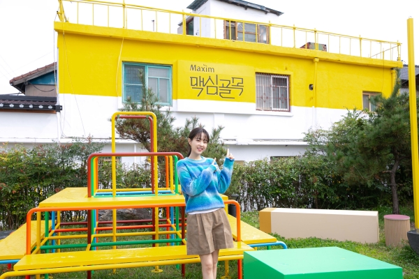 ▲ 한 달 간 진행된 '맥심골목'의 총 방문자 수는 12만명에 달했다. 골쪽 한쪽 공간에 들어선 '맥심놀이터' 전경. ⓒ동서식품