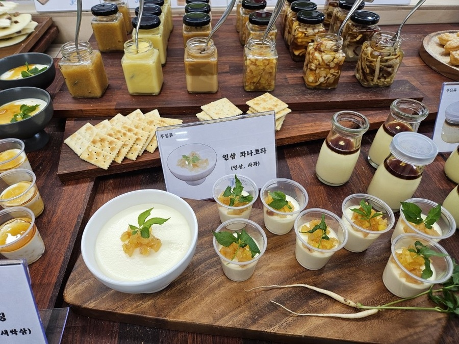 ▲ 증평군은 24일 34플러스센터 열린미팅룸에서‘증평인삼 브랜드화 수립 연구용역’최종보고회를 열고 증평인삼 대중화와 차별화된 브랜드 전략을 모색했다.ⓒ증평군