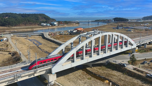 ▲ 울진군은 오는 28일부터 3월 3일까지 개최되는 ‘울진대게와 붉은대게 축제’ 기간에 맞춰 특별 기차여행 프로그램을 지원한다.ⓒ울진군