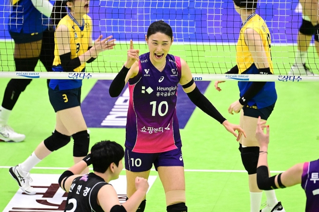 ▲ 득점 후 기뻐하는 흥국생명의 김연경ⓒ한국배구연맹 제공.