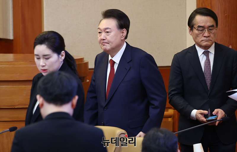 ▲ 윤석열 대통령이 서울 종로구 헌법재판소에서 열린 탄핵심판 10차 변론에 출석했다. 250220 사진=공동취재단. ⓒ뉴데일리