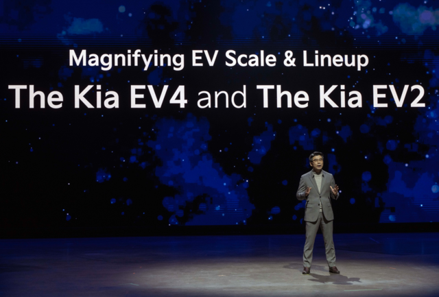 ▲ 송호성 기아 사장이 기아 EV 데이에서 발표하고 있는 모습 ⓒ기아