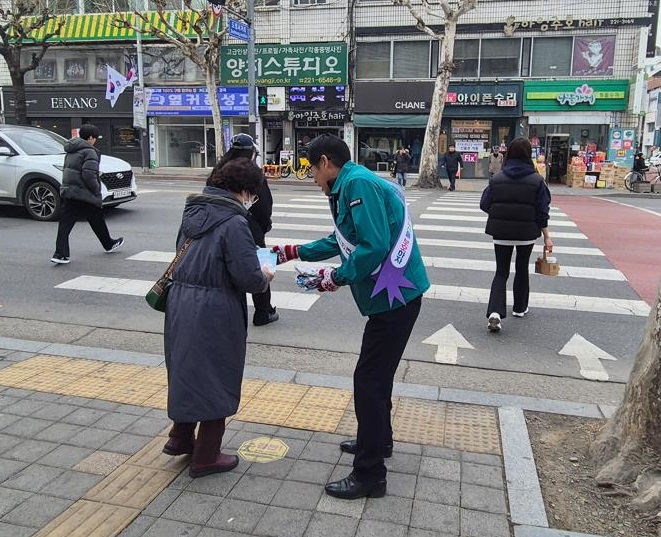 ▲ 충북도는 28일 ‘2025년도 풍수해 안전사고 예방’을 위한 대대적인 캠페인을 펼쳤다.ⓒ충북도