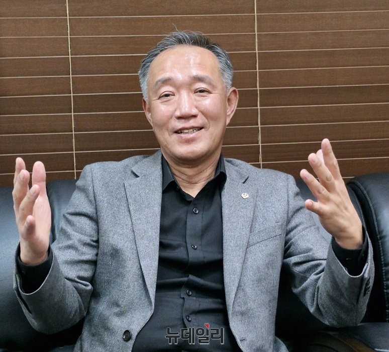 ▲ 금왕신협이 1963년 설립 이래 처음으로 신협중앙회 종합경영평가에서 대상을 수상했다. 반기태 이사장은 