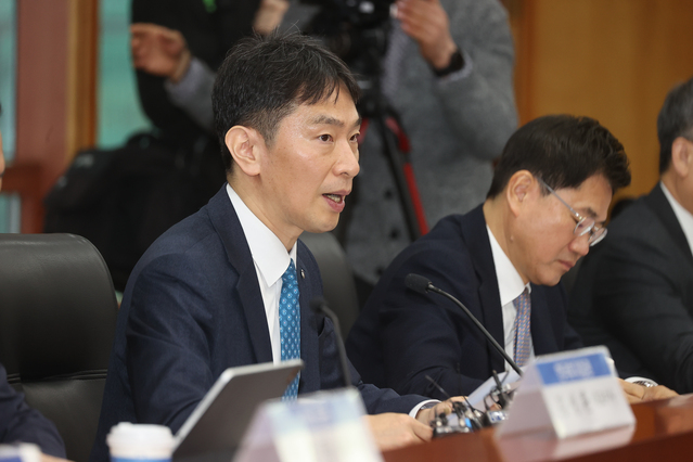 ▲ 이복현 금융감독원장이 5일 서울 여의도 금융투자협회에서 열린 금융감독원장 - 증권회사 CEO 간담회에서 인사말을 하고 있다. ⓒ연합뉴스