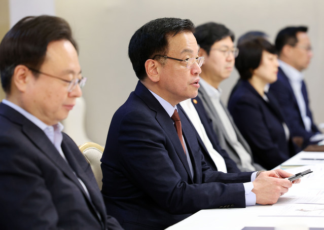 ▲ 최상목 대통령 권한대행 부총리 겸 기획재정부 장관이 5일 정부서울청사에서 열린 의료개혁특위 민간위원 오찬간담회에서 발언하고 있다. 2025.03.05. ⓒ뉴시스